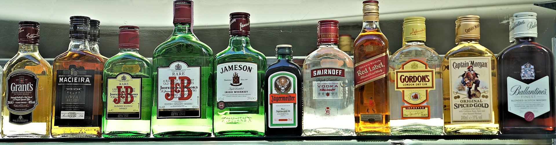 alcoholic-2665567_1920